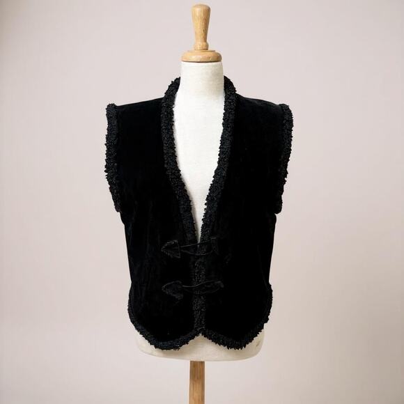 VTG Clean Lines Suede Sherpa Lined Vest Sz M Black Statement Buttons Western 90s - Picture 3 of 8